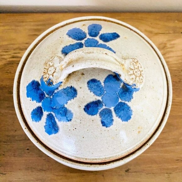 Artisan Studio Pottery Covered Dish Bowl Lid Signed MJR - Picture 2 of 6